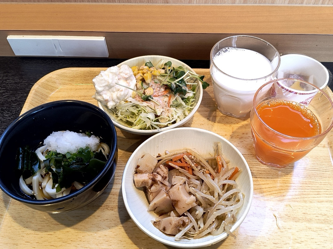 朝食はバイキング