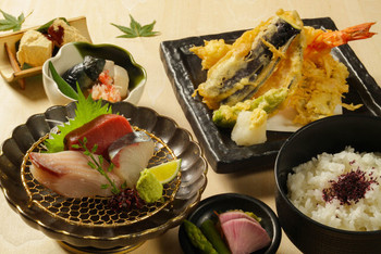 「サカナキュイジーヌ・リョウ」 料理 50296040 刺身3点天ぷら5点盛り御膳