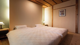 [井筒楼 参番]次の間付1階和室･ベッドルーム 禁煙