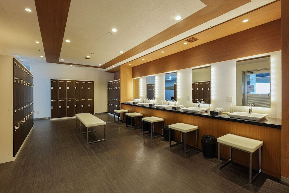 天空の湯　脱衣所