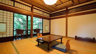 客室内のダイニングエリア / 13