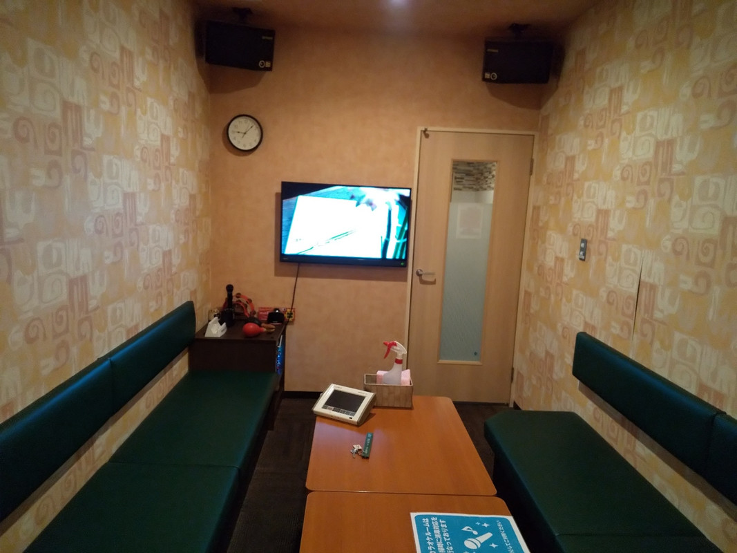 広々としたカラオケルーム