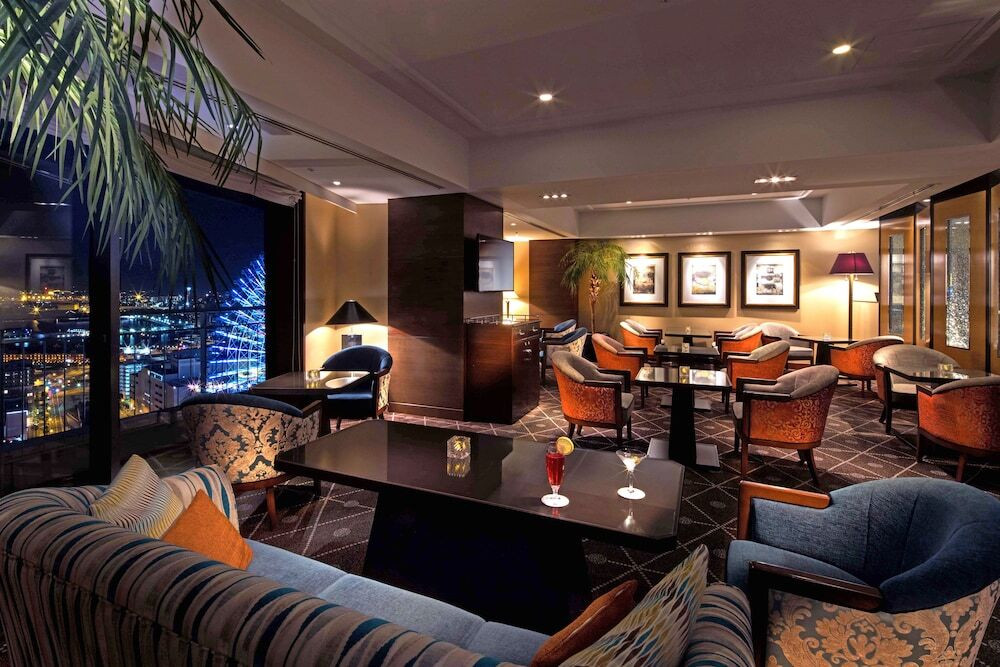 眺め抜群の最上階ラウンジ。専任バトラーサービスも4038976