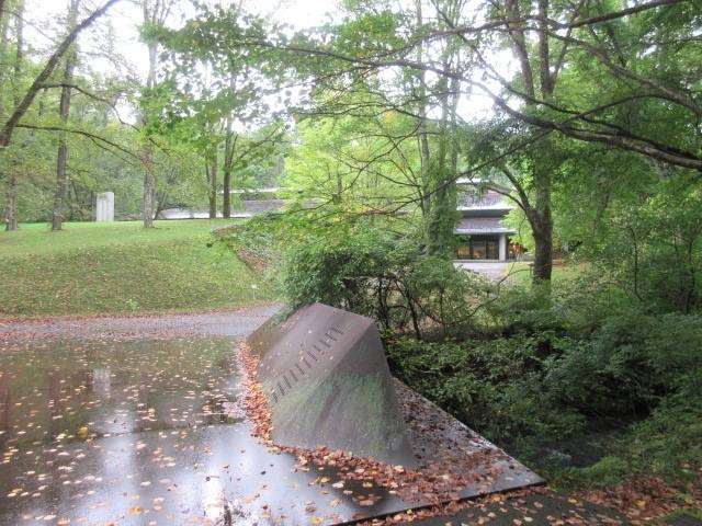 セゾン現代美術館へ
お散歩 / 2
