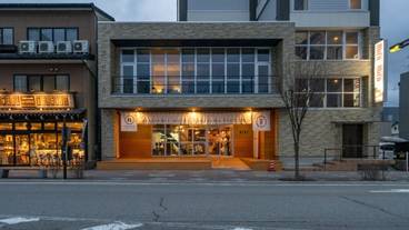 施設の入り口 / 6