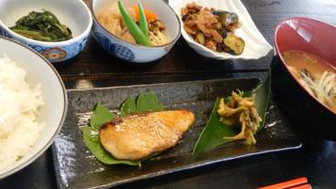 食事・飲み物 / 2