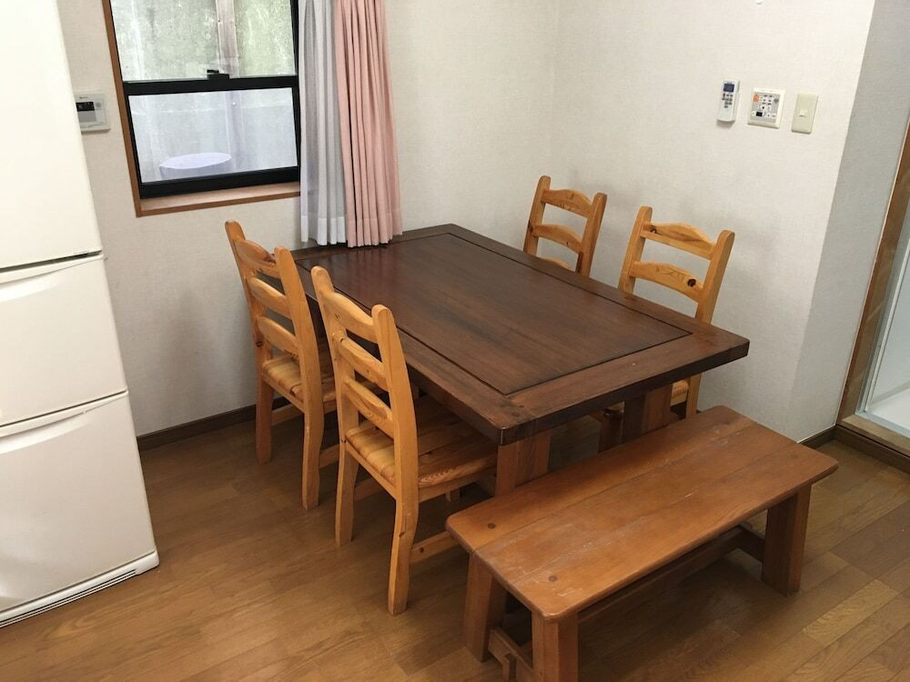 客室内のダイニングエリア