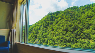 [ビューフロア] 客室温泉展望風呂付ツイン 牛肉コースディナー 禁煙 (42平米・定員2名)