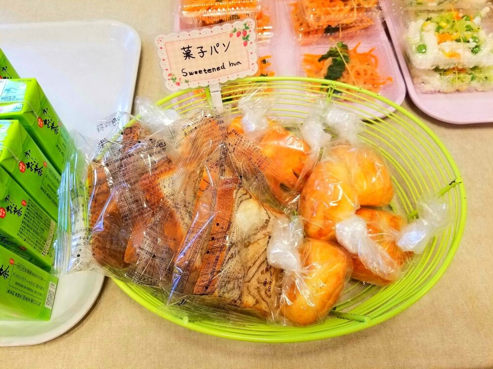 朝食