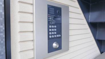 施設の入り口 / 8