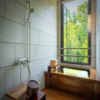 全室源泉かけ流しの半露天風呂付き3523336