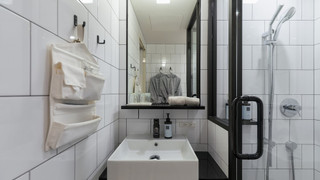 スタンダード ダブルルーム バルコニー (20 平米)	禁煙