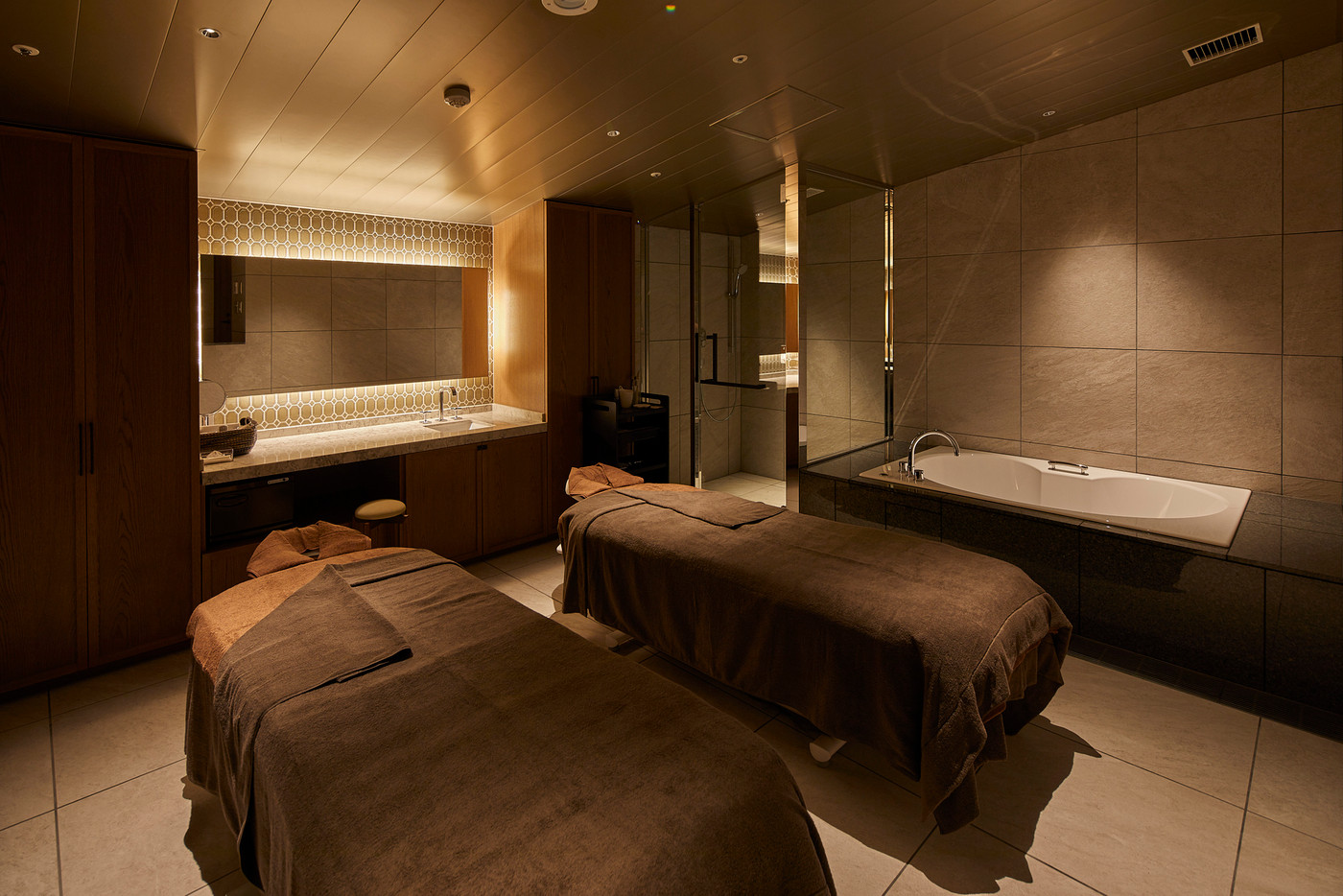 絶景温泉と無農薬オイルのスパにうっとり♡4022004