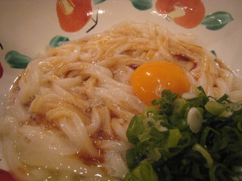 「こんぴらうどん」料理 898203 太麺　釜玉うどん