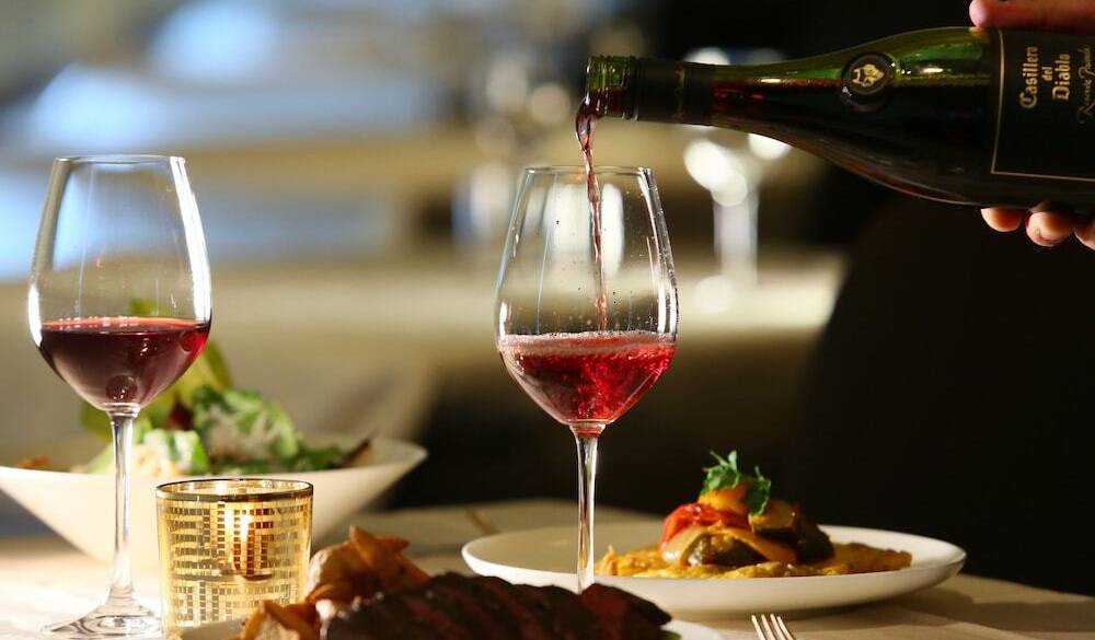 旅を彩る
充実のレストラン / 3