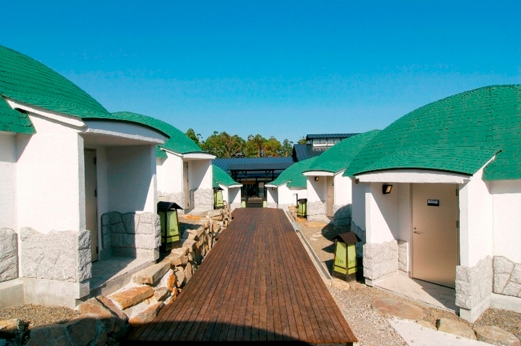 パオ風ハウスがユニーク！空港から徒歩1分の便利なお宿3437634