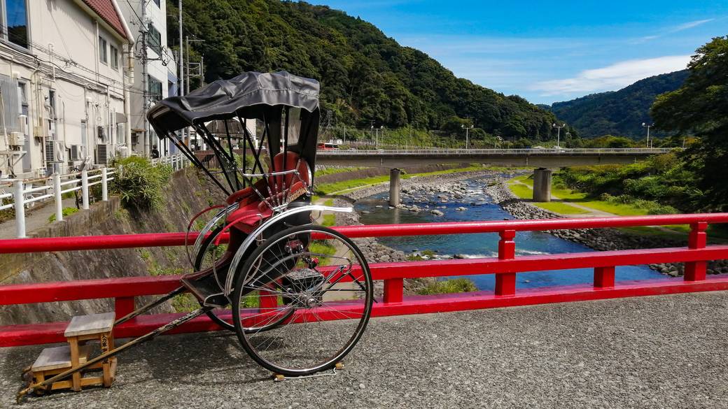 箱根湯本の温泉街で
ランチやショッピング / 3