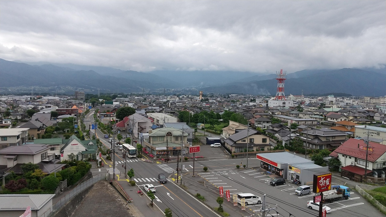 部屋の向きにより、南アルプスか中央アルプスが望める