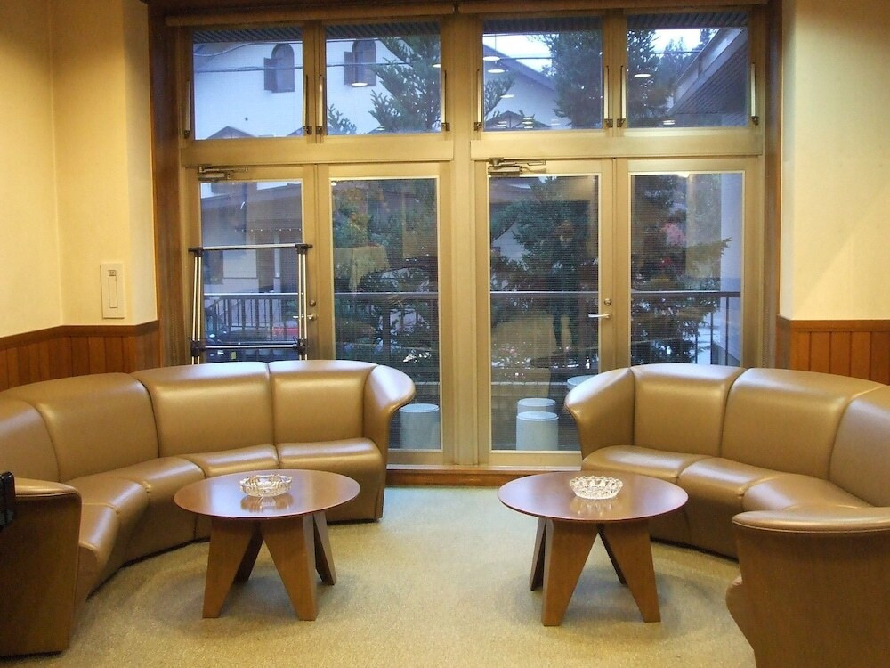 ロビーラウンジ