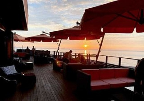 シーサイドテラスの夕日はとても綺麗で、その情景は今でも忘れられません。