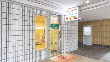 施設の入り口 / 15