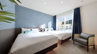 客室 / 27
