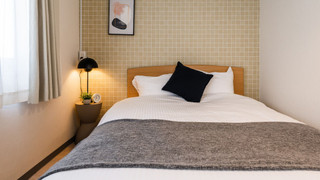 ダブルルーム (シャワー/トイレ付) エレベーターなし 2-3階 禁煙