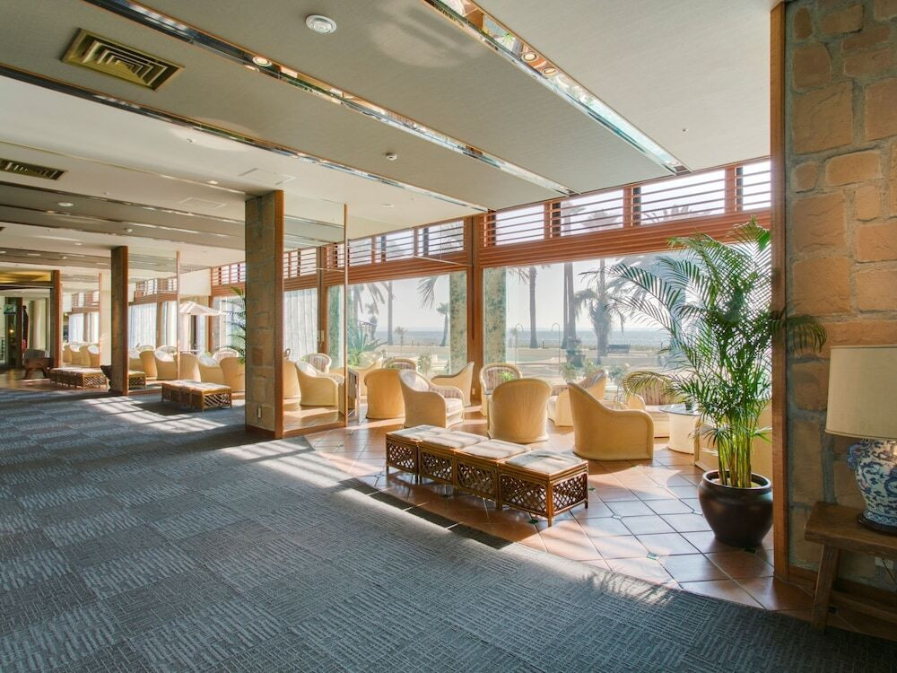 ロビーラウンジ