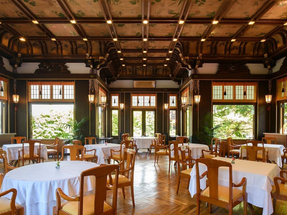 箱根のクラシックホテルで、あなたも物語の主役に。4248018