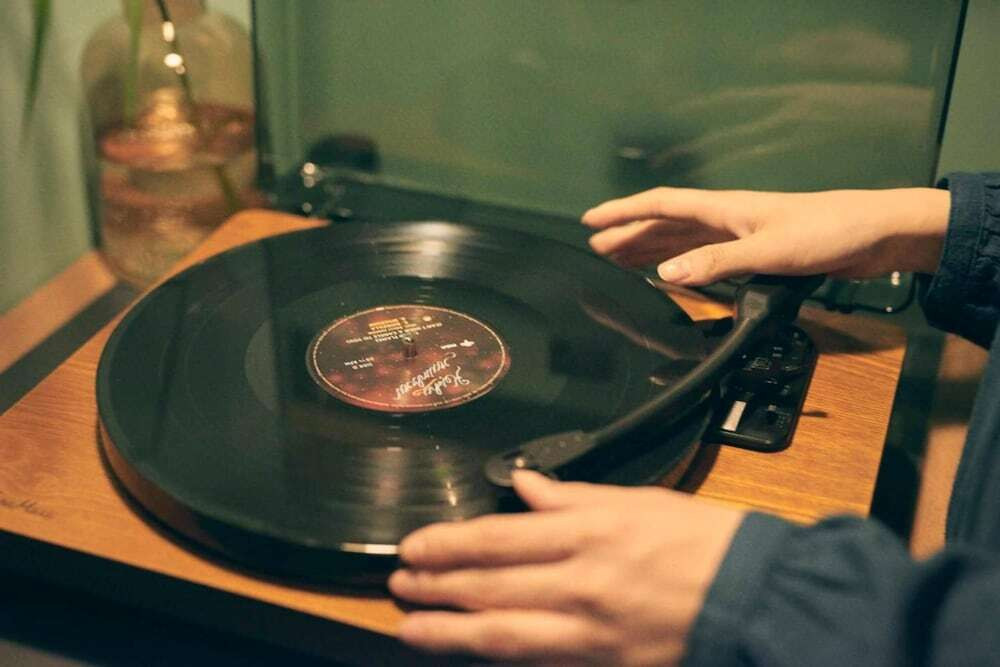 レコードプレーヤやアイスクリームパーラーでおしゃれ感満載3653238