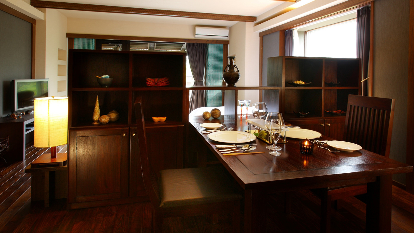 次々出てくる美しいフレンチにテンションが高まる♩4044911