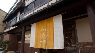 施設の入り口 / 21