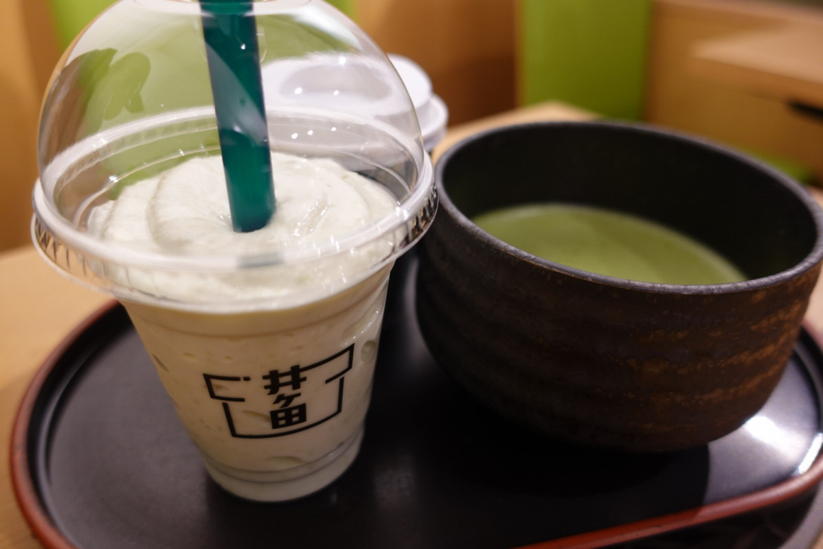 商店街の中にはお店がたくさん！