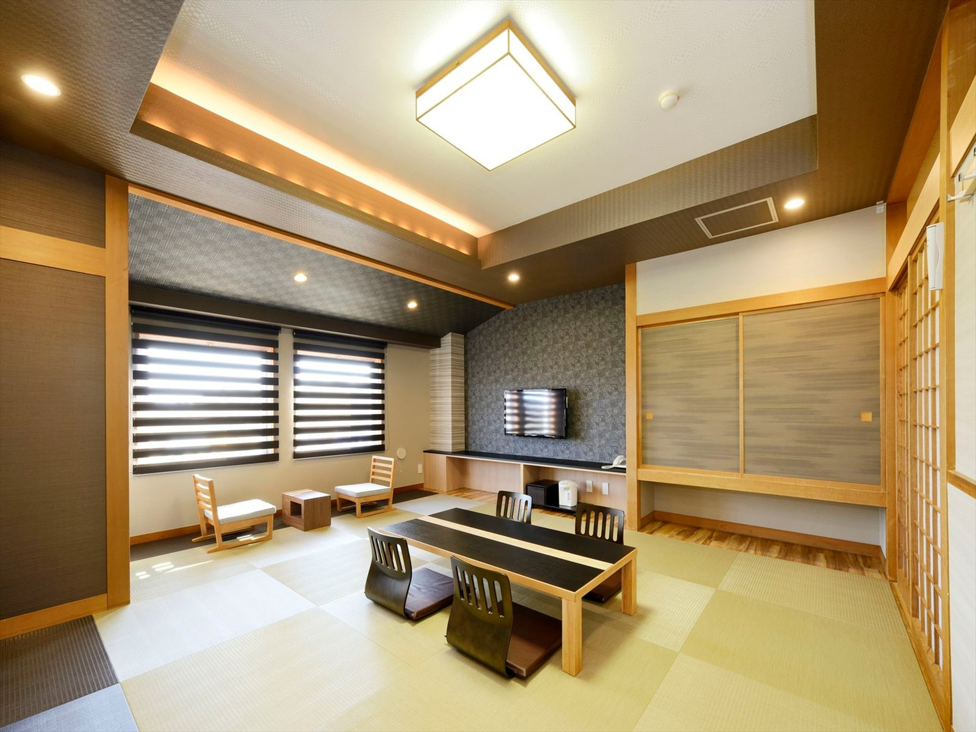 大きなプールに大はしゃぎ!天然温泉リゾートホテル3659130