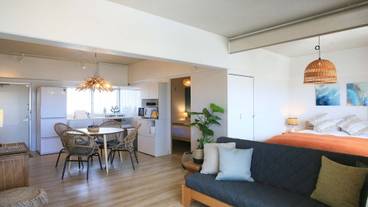 客室内のダイニングエリア / 38