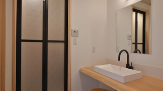 和洋室 (2階) [シャワールームトイレ付]