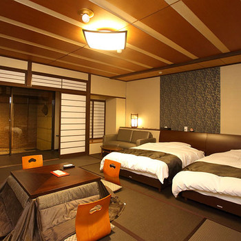 露天風呂付き客室で、源泉かけ流しの温泉と富山の幸を味わえるお宿3427511