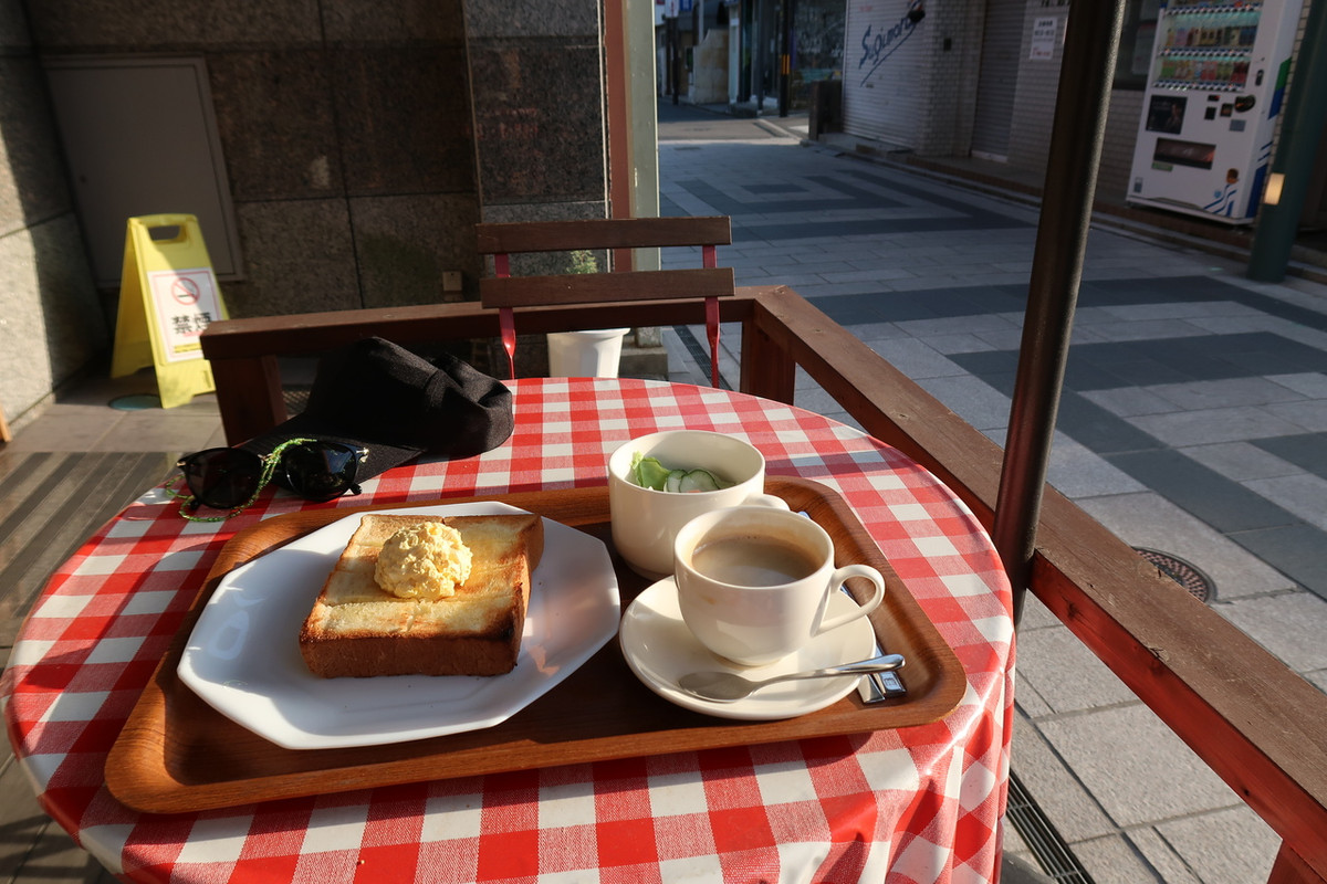 お外で、モーニング