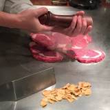 ステーキハウス松波（ステーキハウスマツナミ）