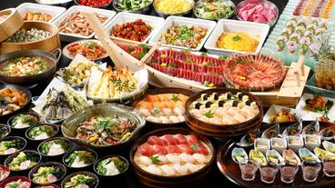 ビュッフェ料理のイメージ / 1