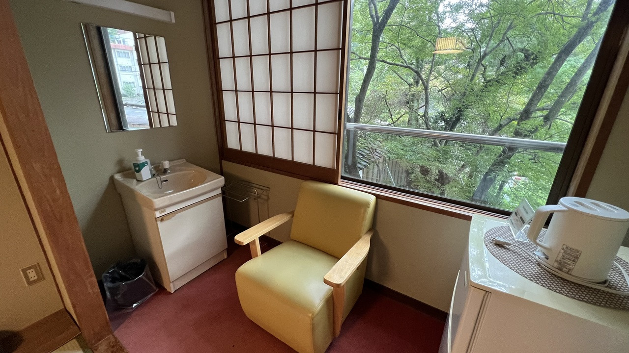 広縁。トイレ付きバスなしです。