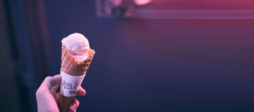 レコードプレーヤやアイスクリームパーラーでおしゃれ感満載3653275