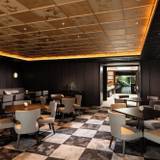 長屋風のエグゼクティブラウンジ / 5