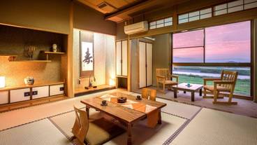 客室内のダイニングエリア / 3