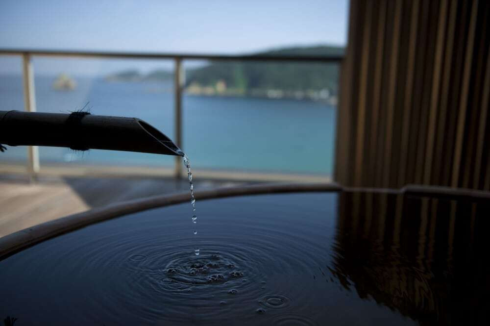 客室露天風呂 源泉掛け流しの湯