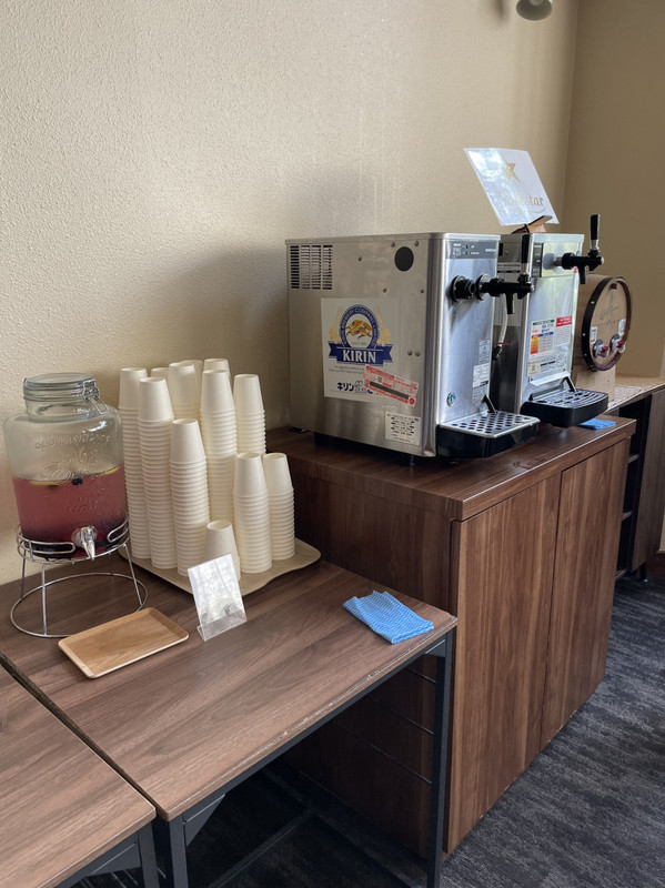 ビール・ワインとドリンクバーが(利用時間有り)