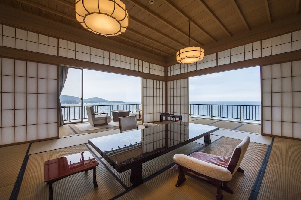 4. 日本海を見渡す絶景を独占♡「料亭 湯宿 銀鱗荘」3483370