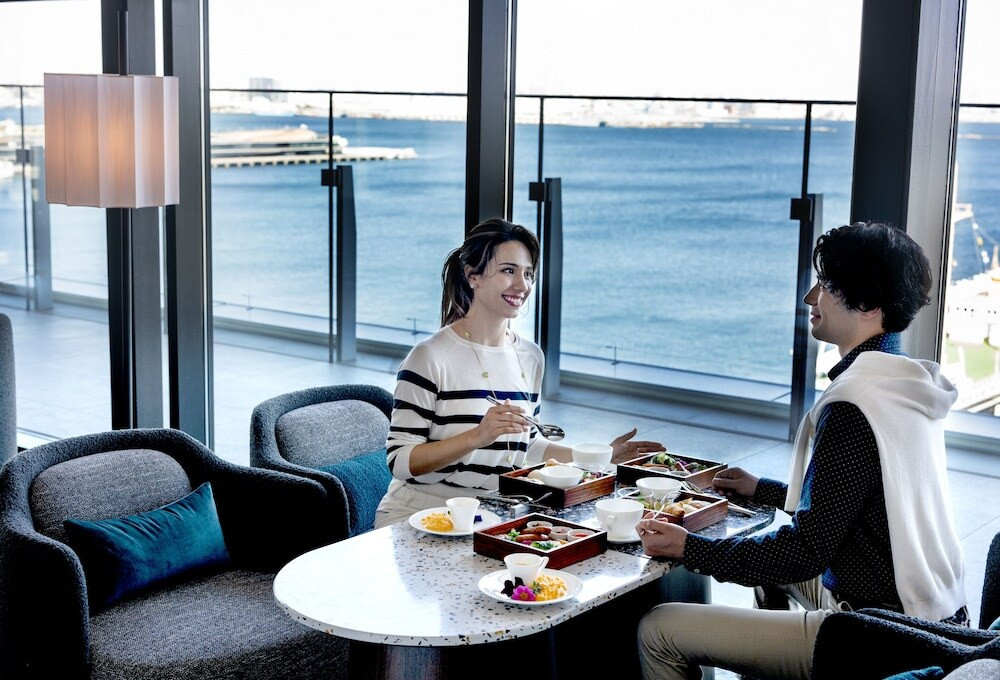 ロビーラウンジ