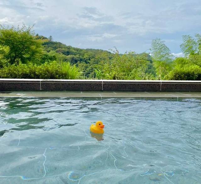 高台にある露天風呂で
心ゆくまで温泉を満喫 / 2