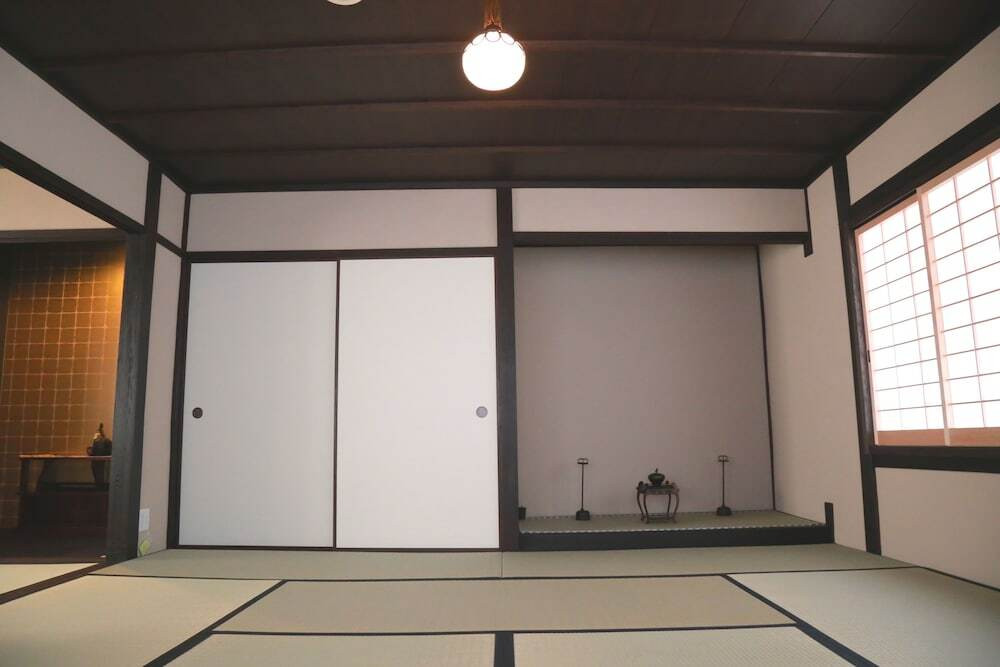 町家らしさを存分に生かした美観地区内の宿4060515